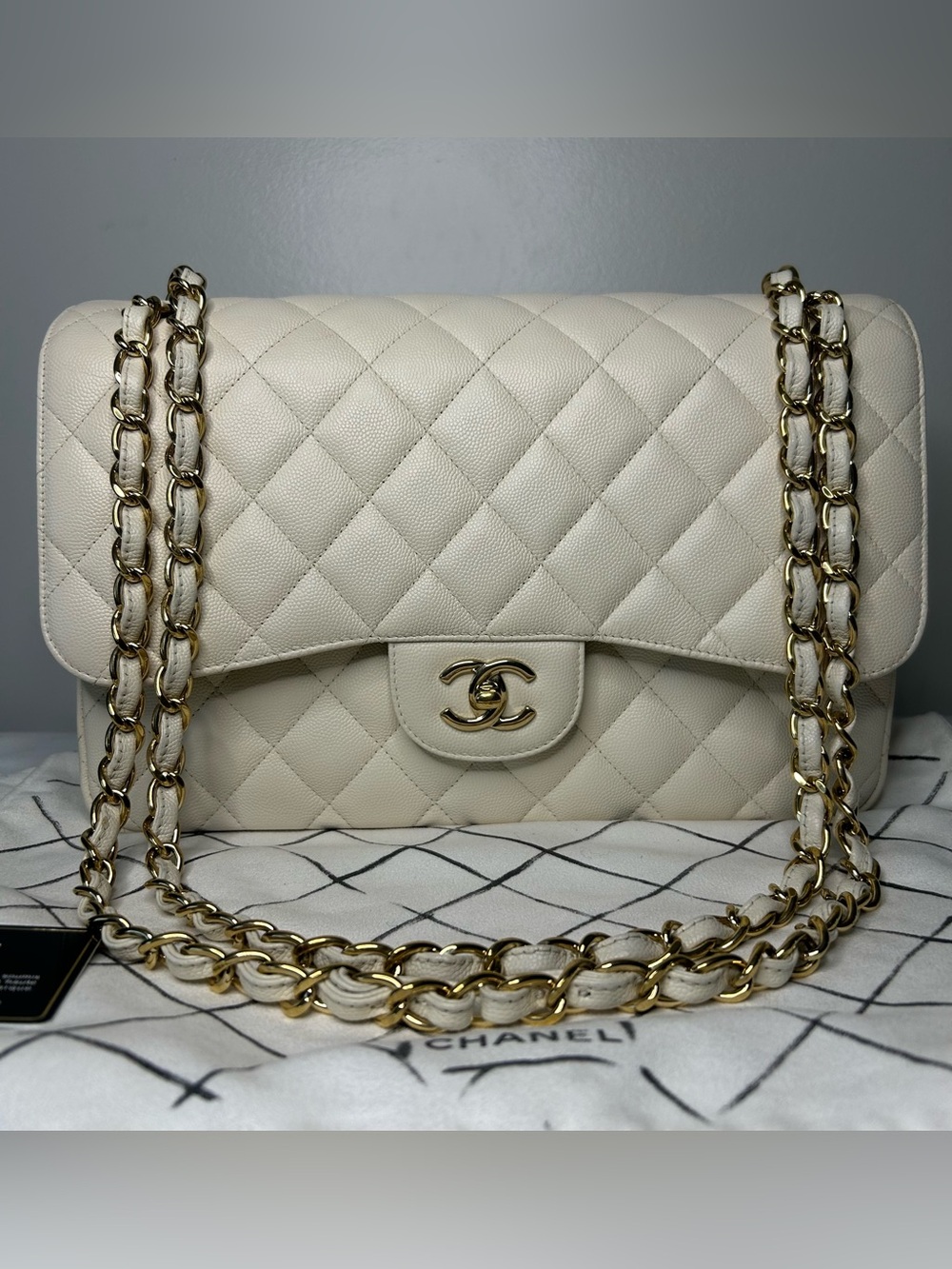 CHANEL Classic Jumbo Double Flap Quilted Caviar Handbag White / Light Gold HW